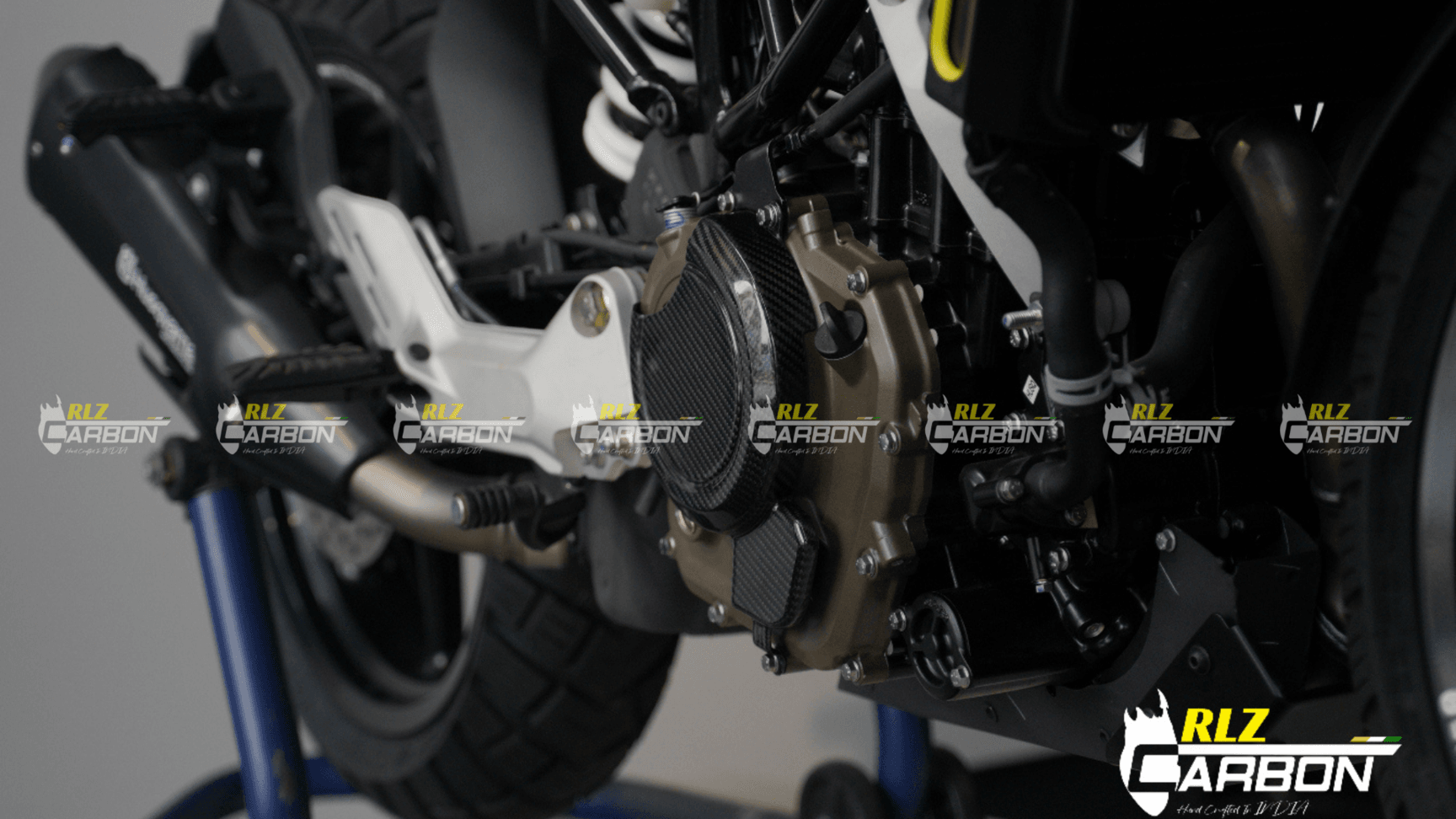 Carbon Fiber Clutch Cover Protector Pro (Right Side Only) Husqvarna Vitpilen 250/Svartpilen 250 - LRL Motors