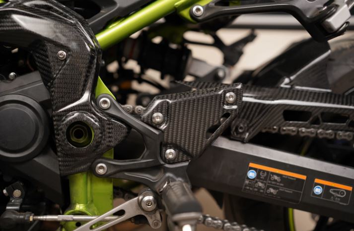 Carbon Fiber Heel Guards for Kawasaki Z900 - LRL Motors