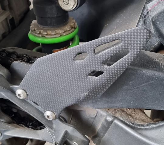Carbon Fiber Heel guards for Kawasaki ZX6R - LRL Motors