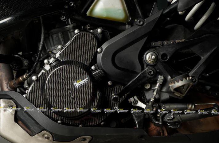 Carbon Fiber Magnet Cover for KTM Duke 250/390 - LRL Motors