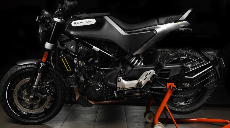 Carbon Fiber Magnet Cover Protector Husqvarna Vitpilen 250/Svartpilen 250 - LRL Motors