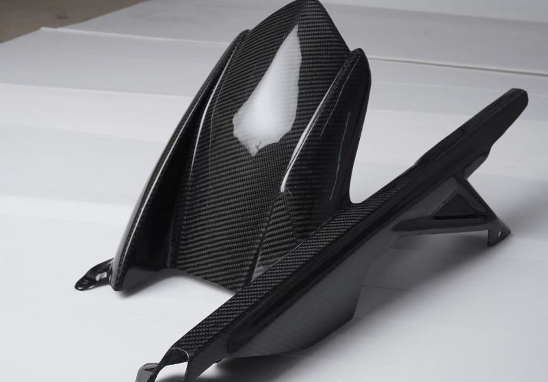 Carbon Fiber Rear Hugger with Chain Case for BMW S1000RR 2020-2022 - LRL Motors