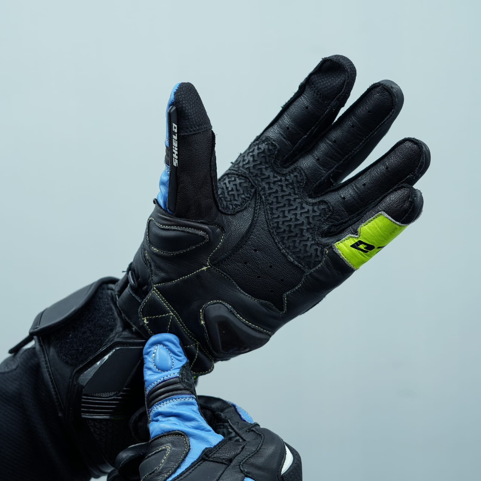 Shield Viper Full Gauntlet Gloves - LRL Motors