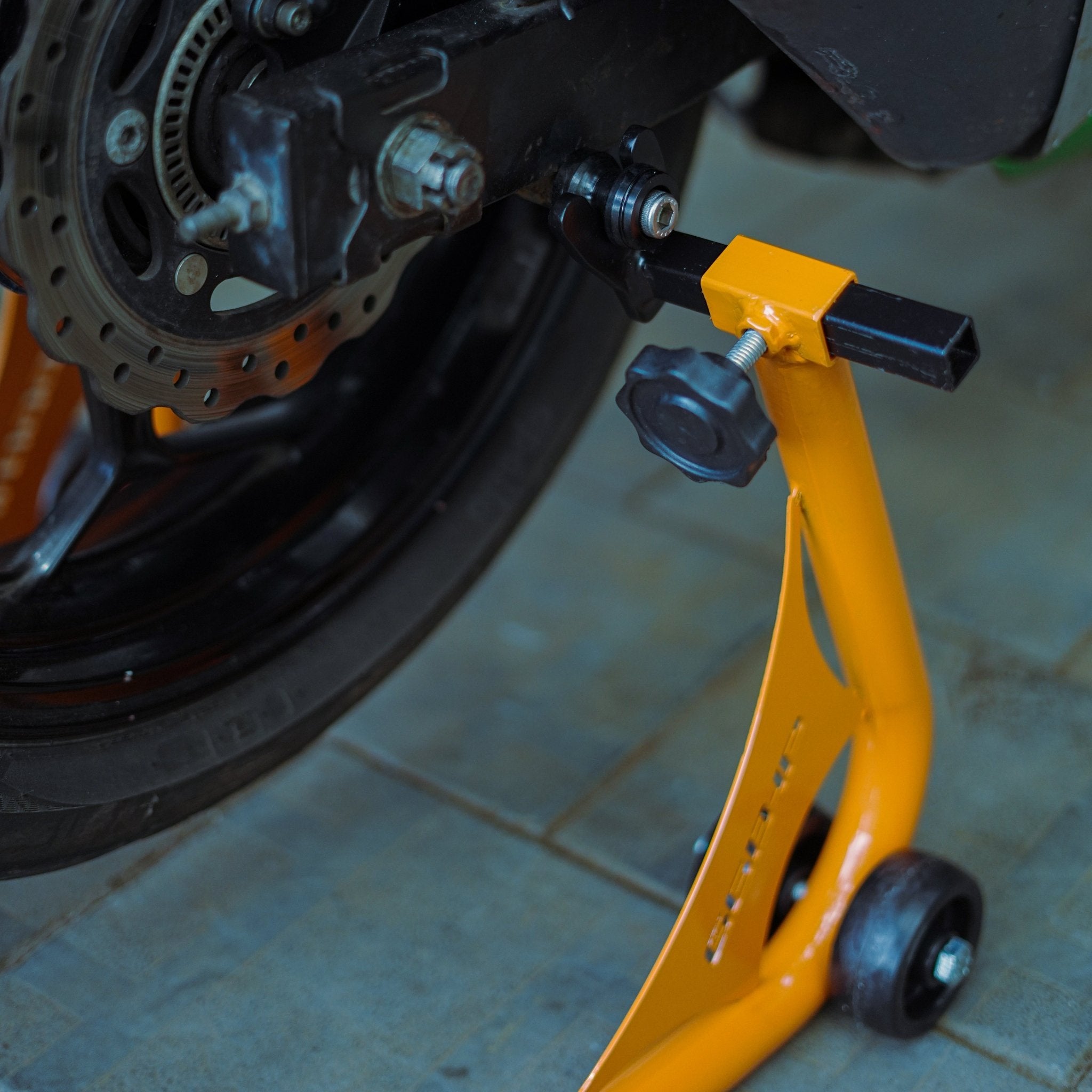 Paddock Spool 66Bhp Universal Paddock stand Spool Type + Swing Arm ( 2 in 1 ) – LRL ...