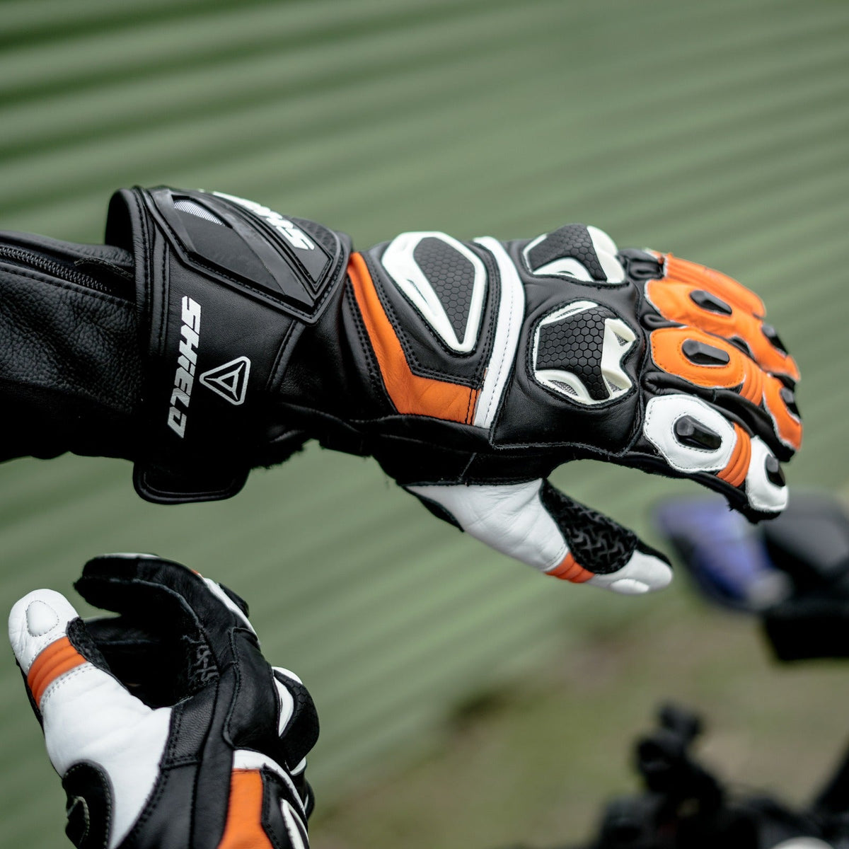 Shield Flame Full Gauntlet Gloves - LRL Motors