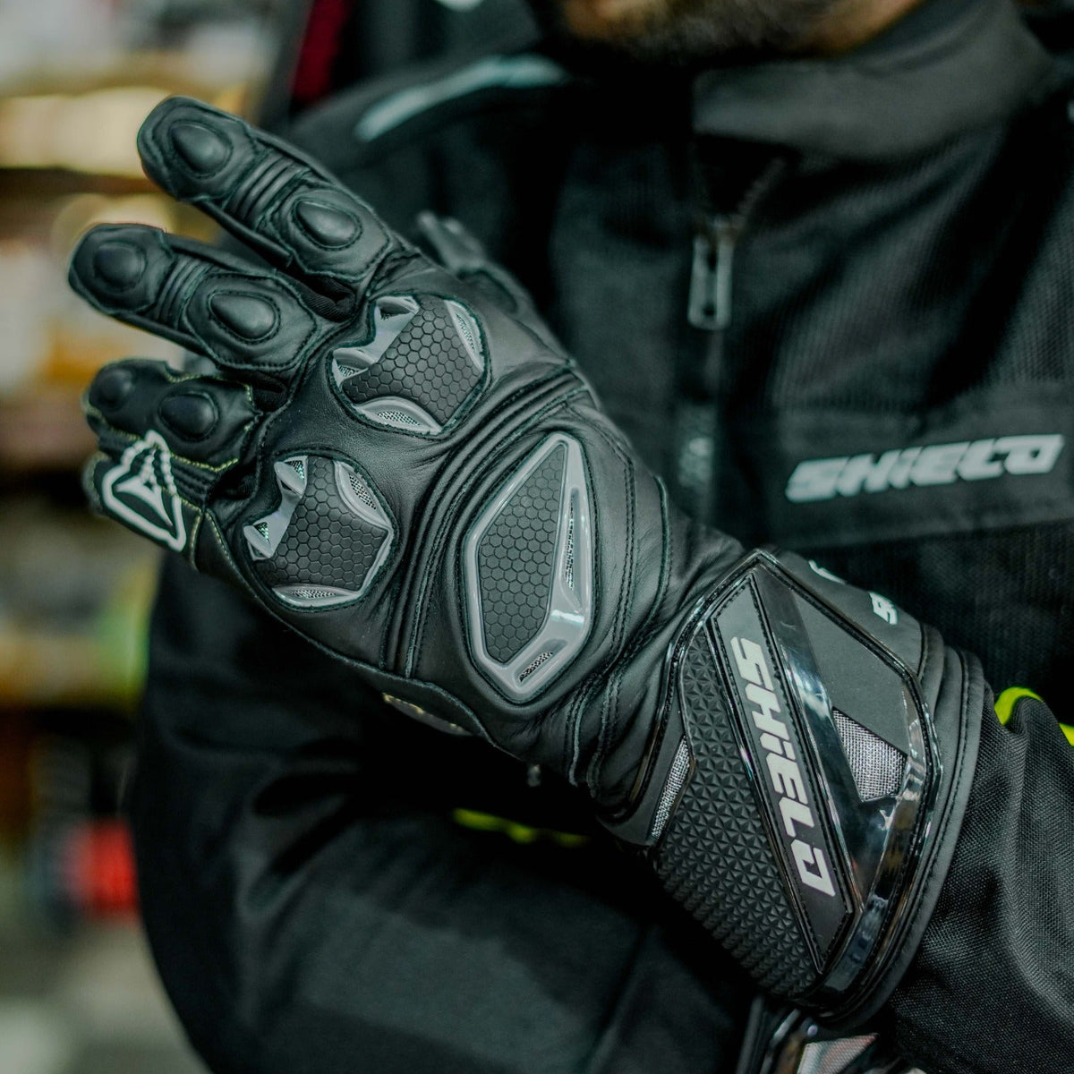 Shield Venom Full Gauntlet Gloves - LRL Motors