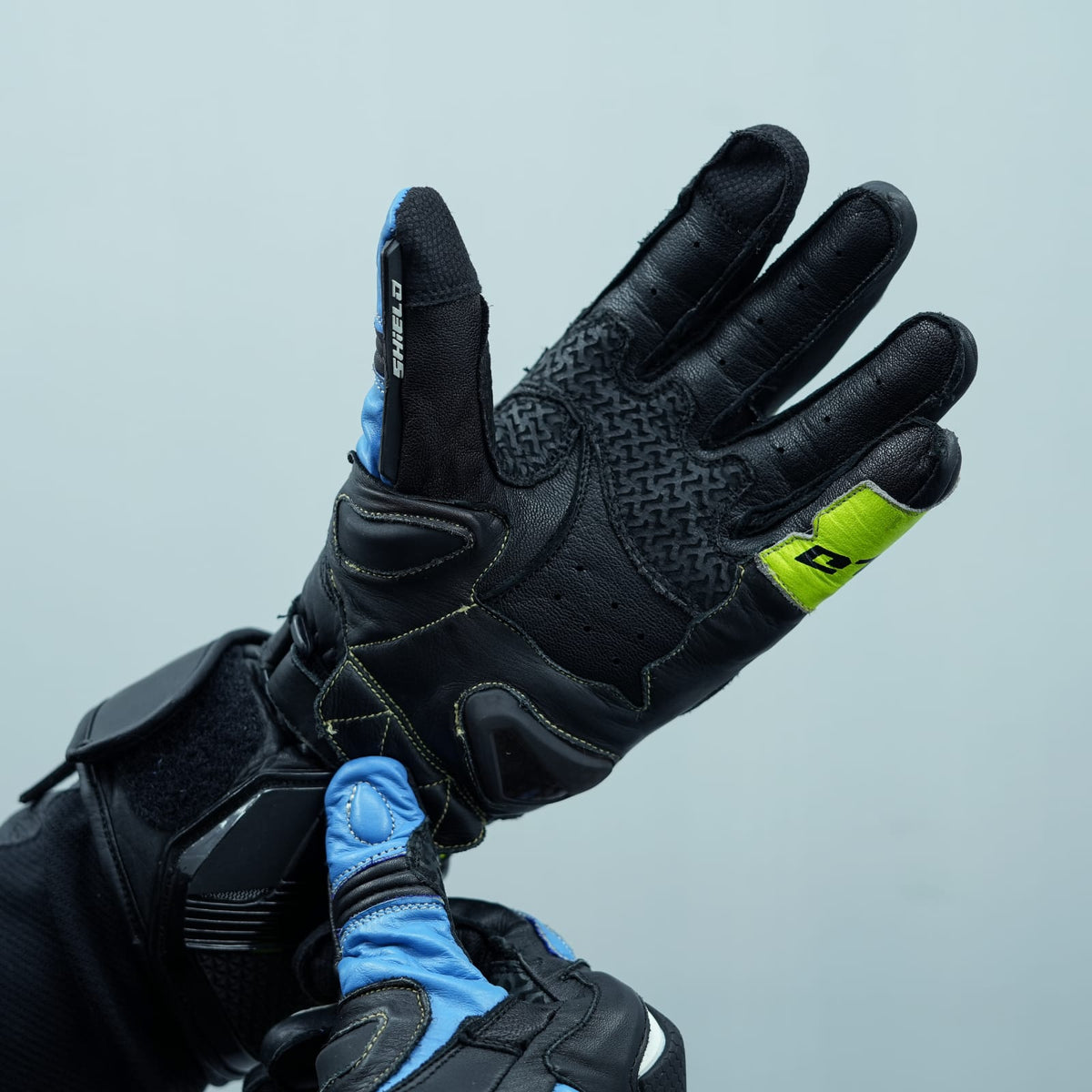 Shield Viper Full Gauntlet Gloves - LRL Motors